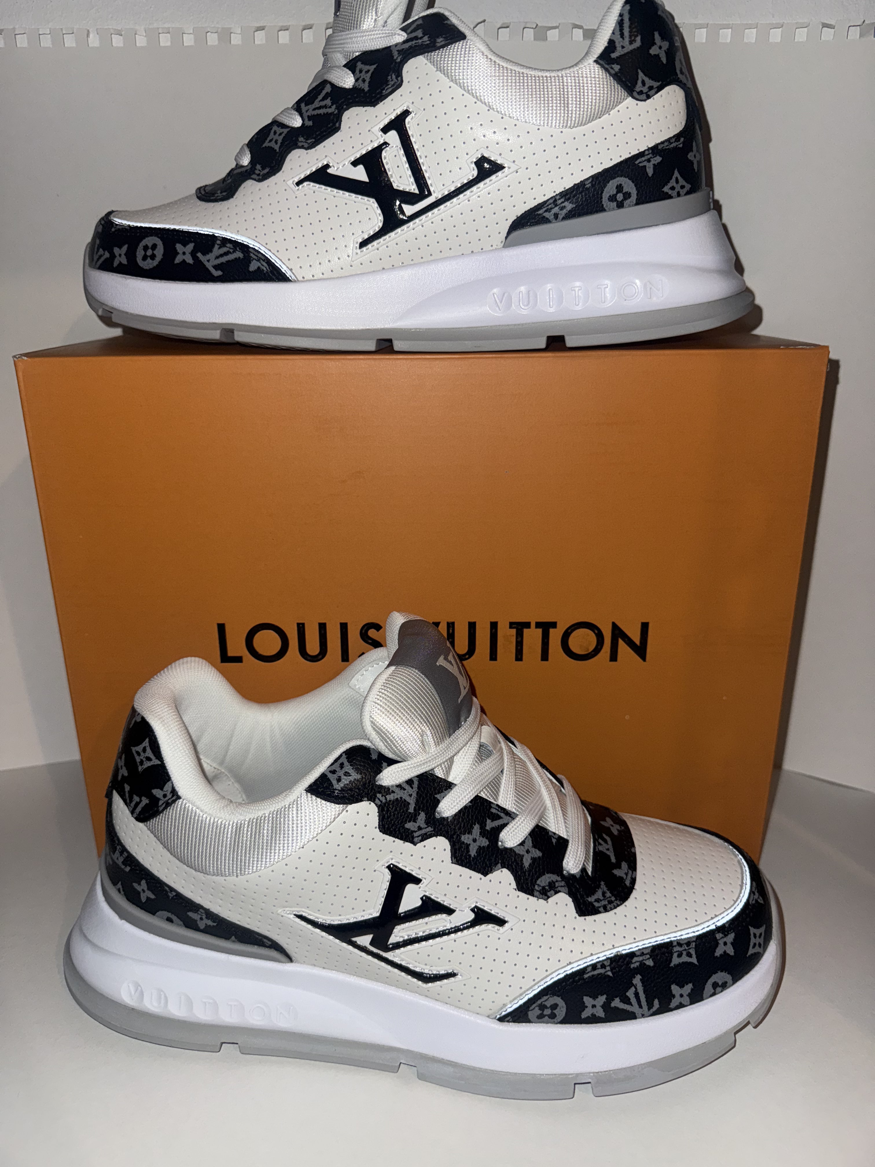 LOUIS VUITT0N CLASSIC