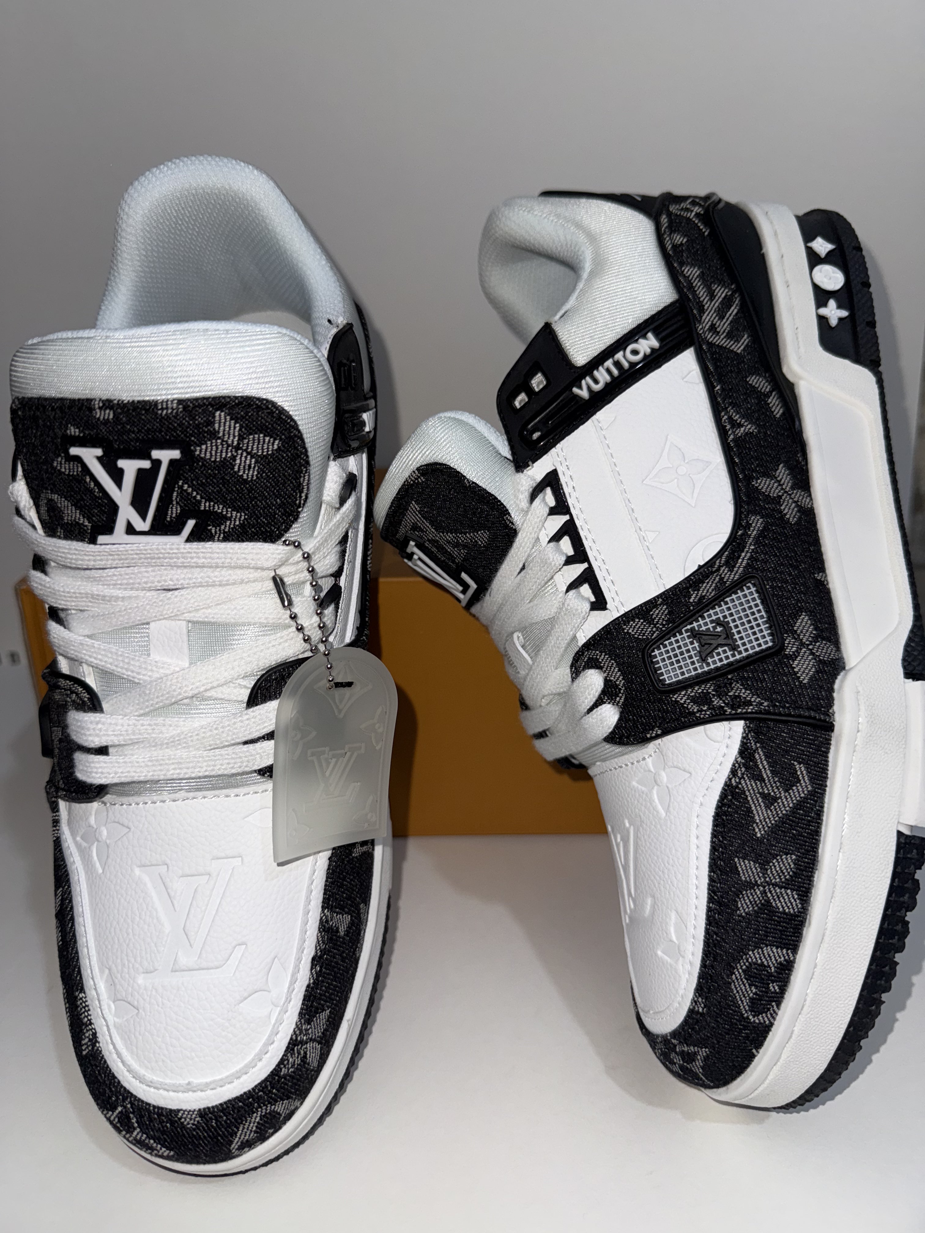 LOUIS VUITT0N TRAINER