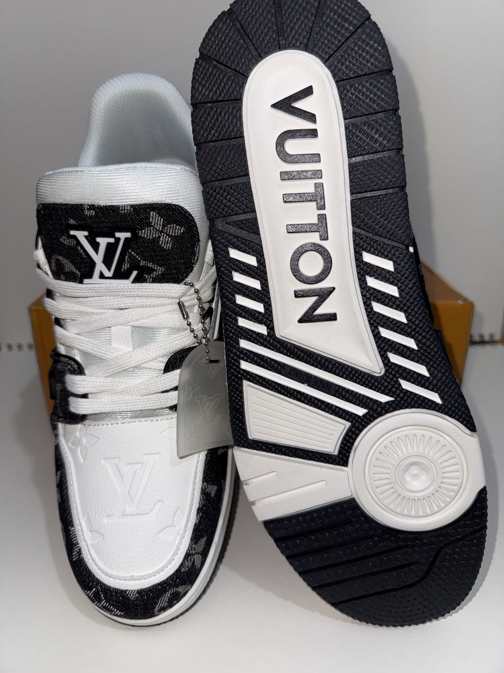 LOUIS VUITT0N TRAINER