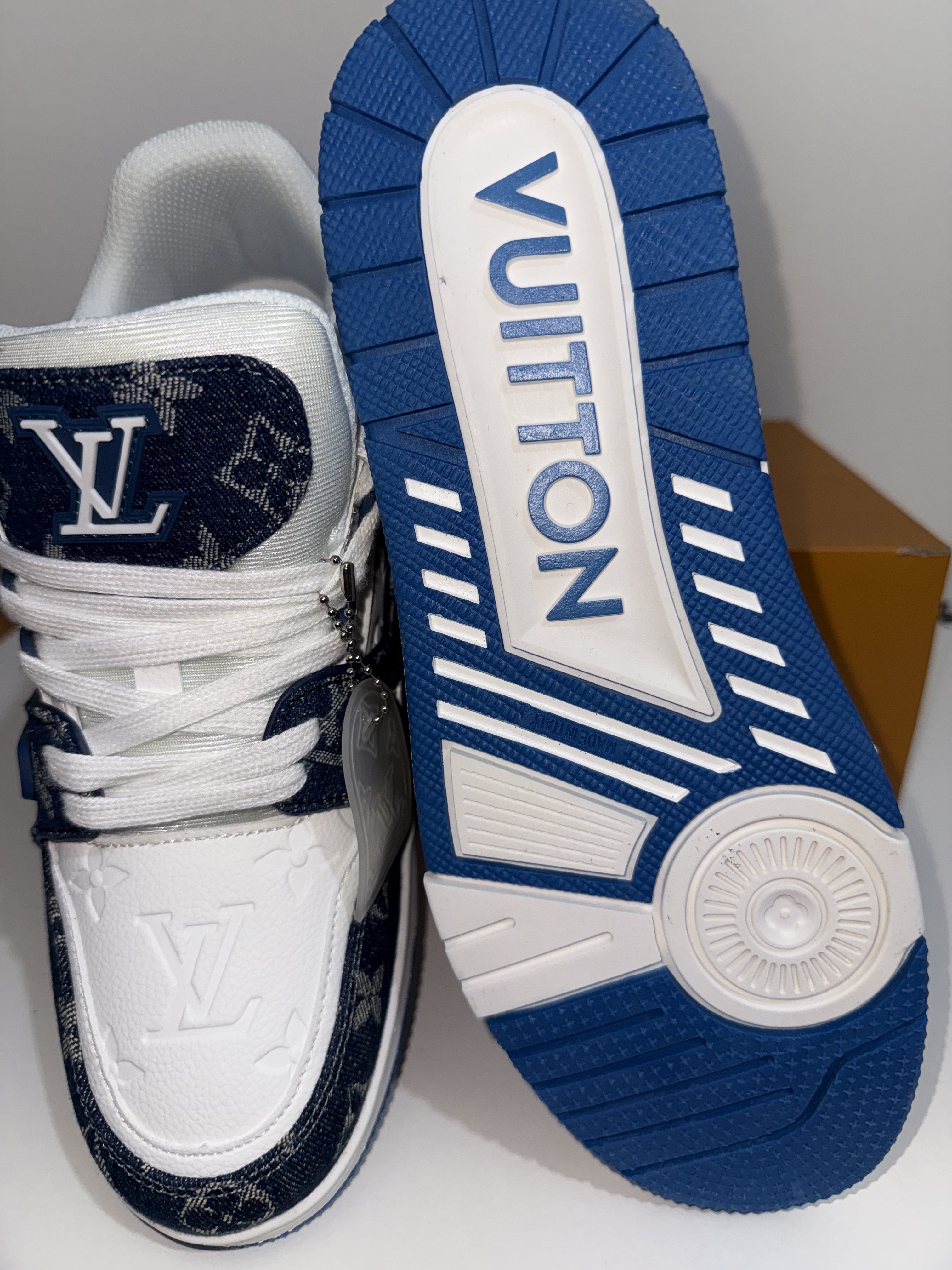 LOUIS VUITT0N TRAINER