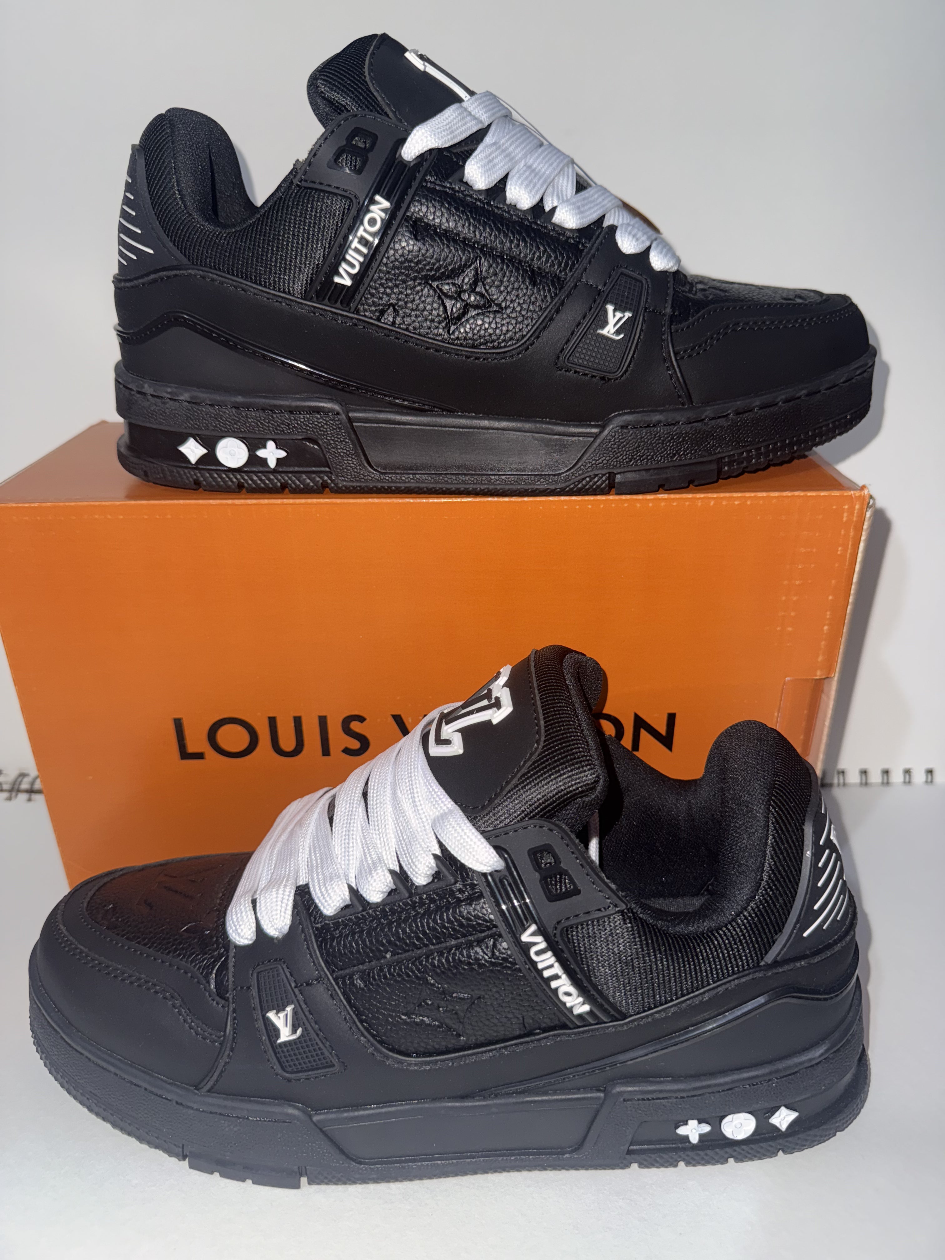 LOUIS VUITT0N TRAINER